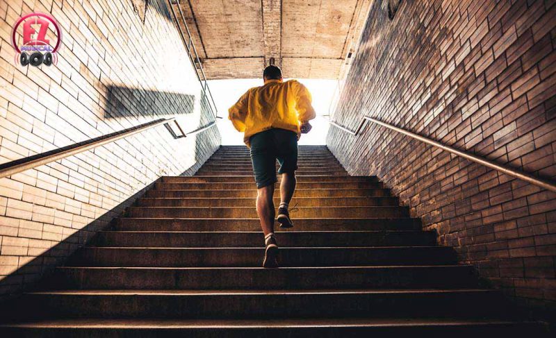 آیا بالا و پایین رفتن از پله‌ها یک فعالیت بدنی مفید است؟